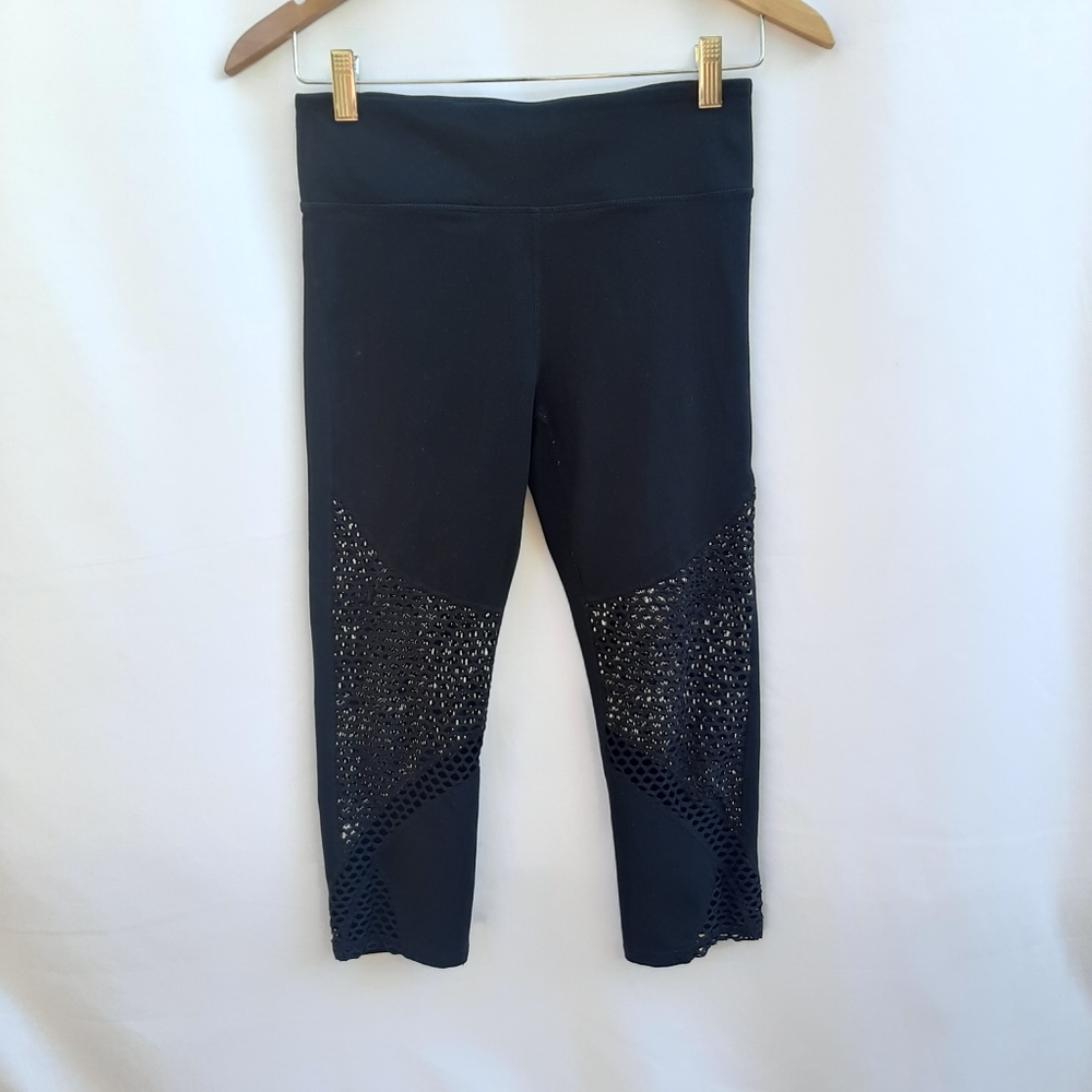 FABLETICS Clover Capri - Picture 2 of 8